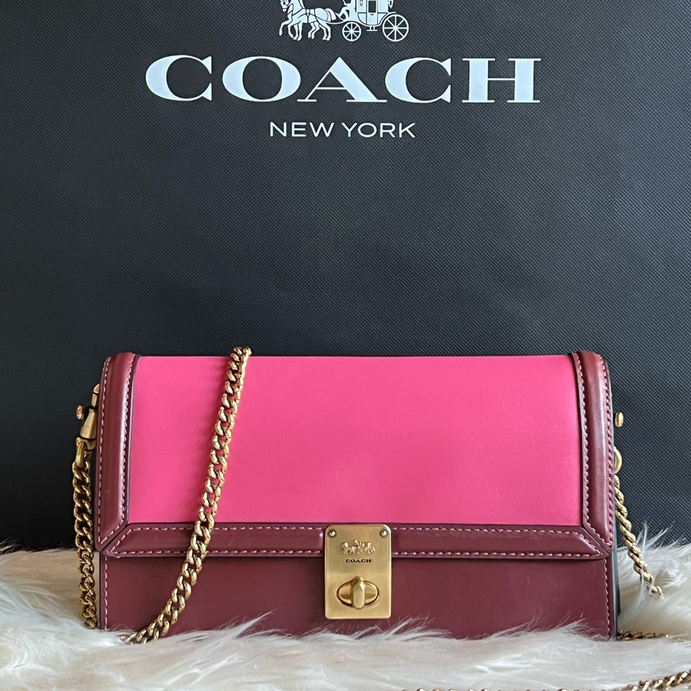 889 - Coach Hutton Clutch in Colorblock